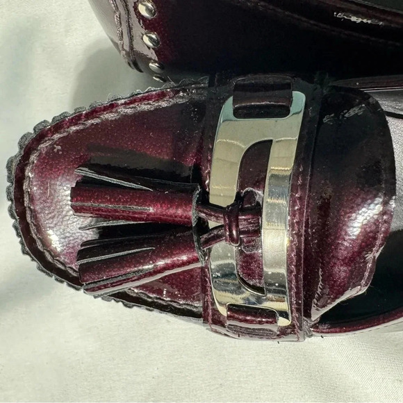 Stuart Weitzman Patent Leather Loafers Maroon Tassles Size  5 1/2 - Picture 4 of 11